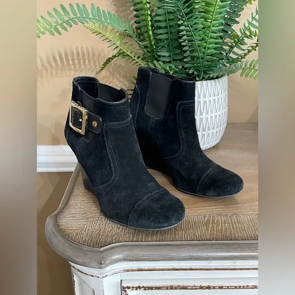 Tory‎ Burch Adrienne Wedge Booties in Black Suede Size 6