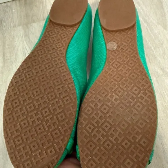 Tory Burch mint green Snake Skin Print Slip On Flats Shoes Size 6.5