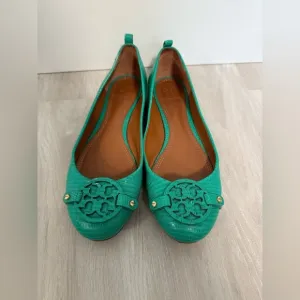 Tory Burch mint green Snake Skin Print Slip On Flats Shoes Size 6.5