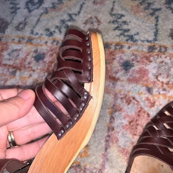 TROENTORPS of Sweden Brown Woven Leather Peep Toe Wooded Clog Sandals 36 (6)