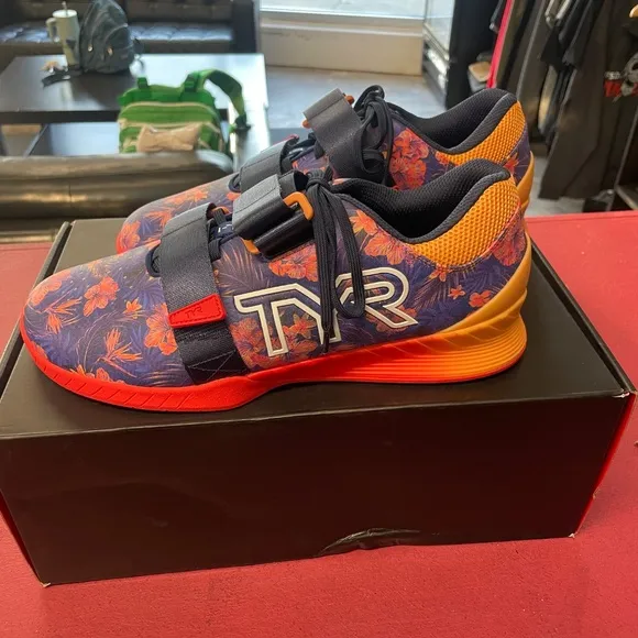 Tyr L-1 Floral Lifter Mens 10.5 / Women's 12 - New in box