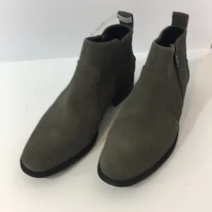Ugg Aureoles II  size 8.5