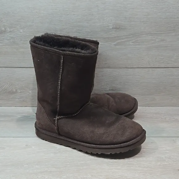 Ugg Australia 5825 Brown Suede Boots Sheepskin Sz 9