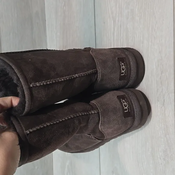 Ugg Australia 5825 Brown Suede Boots Sheepskin Sz 9