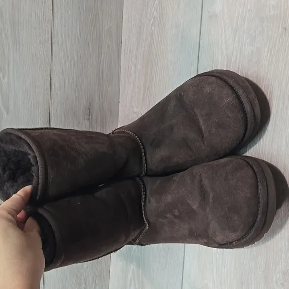 Ugg Australia 5825 Brown Suede Boots Sheepskin Sz 9