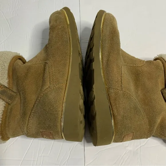 Ugg Australia Boots Callie Chestnut Suede Sheepskin 1005123K Youth SZ 4