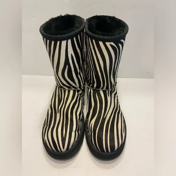 UGG AUSTRALIA CLASSIC EXOTIC CALF HAIR  ZEBRA BOOTS  #1002790 SIZE 7