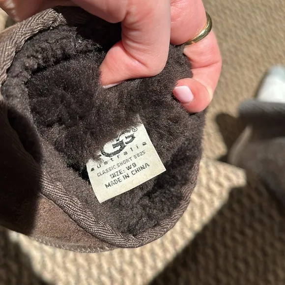 Ugg Australia classic short chocolate brown boots