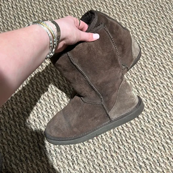 Ugg Australia classic short chocolate brown boots