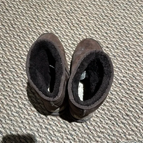 Ugg Australia classic short chocolate brown boots