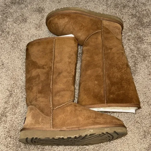 UGG Australia Classic Tall Boots Size 8 Color Chestnut