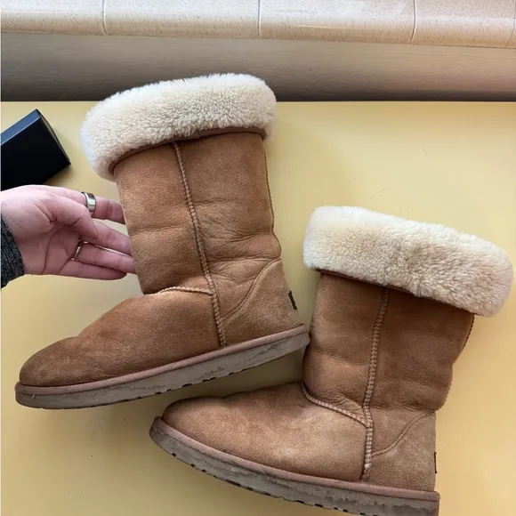 UGG AUSTRALIA | Classic Tall Sheepskin Boots - Chestnut