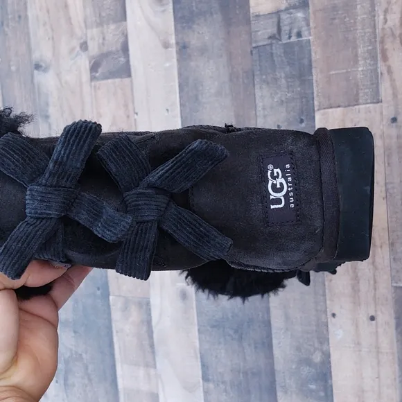 UGG Bailey Corduroy  Bow Black boots sz 7