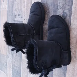 UGG Bailey Corduroy  Bow Black boots sz 7