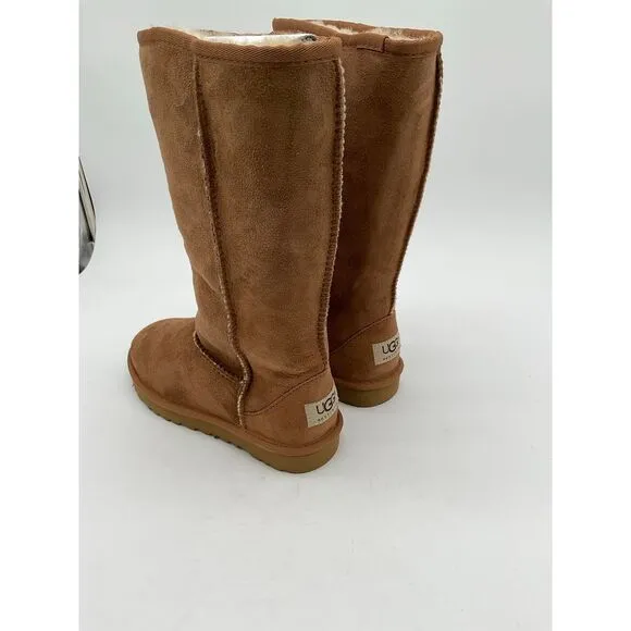 UGG Big Kids Classic Tall Boots‎ Chestnut New In Box Size 2Y