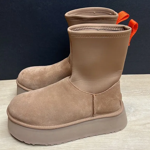 Ugg chestnut classic dipper platform boots, SIZE 9 US