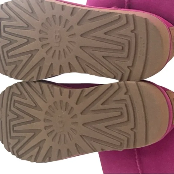 UGG Classic boots Pink Women’s  size 8