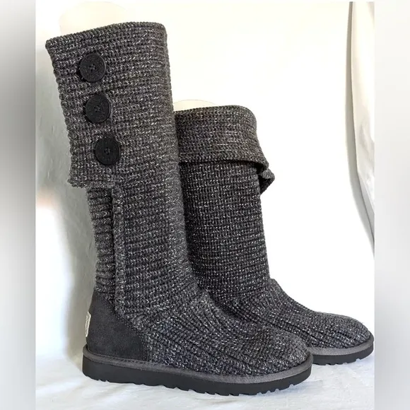 UGG Classic Cardy Knit Boots Women’s Size 7 Gray Tall Sweater Style