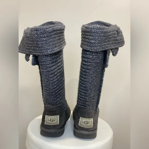 UGG Classic Cardy Knit Boots Women’s Size 7 Gray Tall Sweater Style