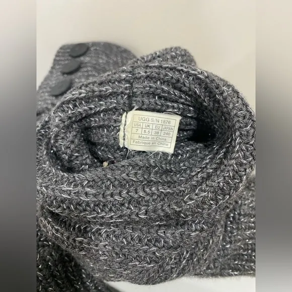 UGG Classic Cardy Knit Boots Women’s Size 7 Gray Tall Sweater Style