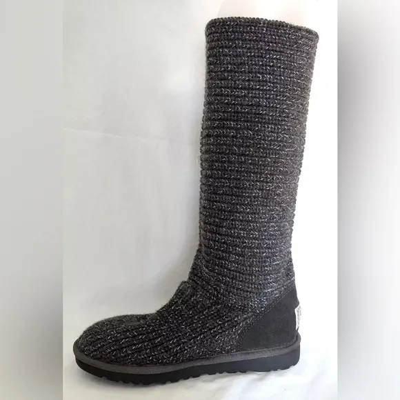 UGG Classic Cardy Knit Boots Women’s Size 7 Gray Tall Sweater Style