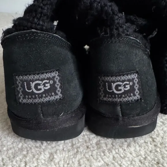 UGG Classic Cardy Sweater Knit Boots Size 8