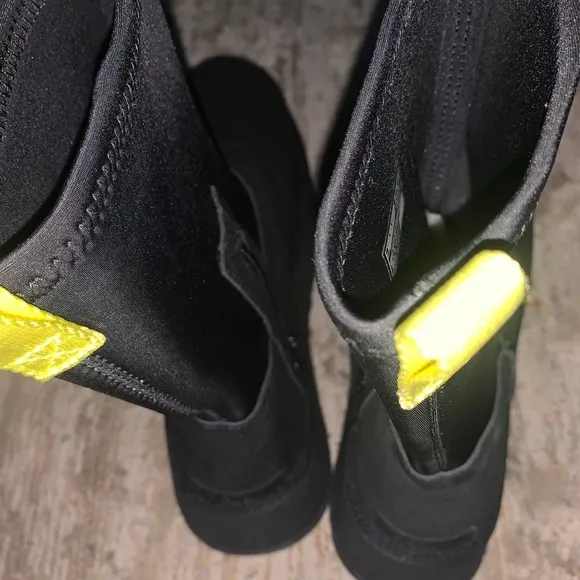 UGG Classic Dipper boots