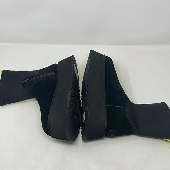 UGG Classic Dipper Platform Boots🖤