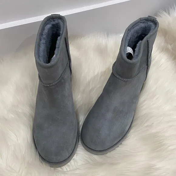 UGG classic femme geyser boots size 12