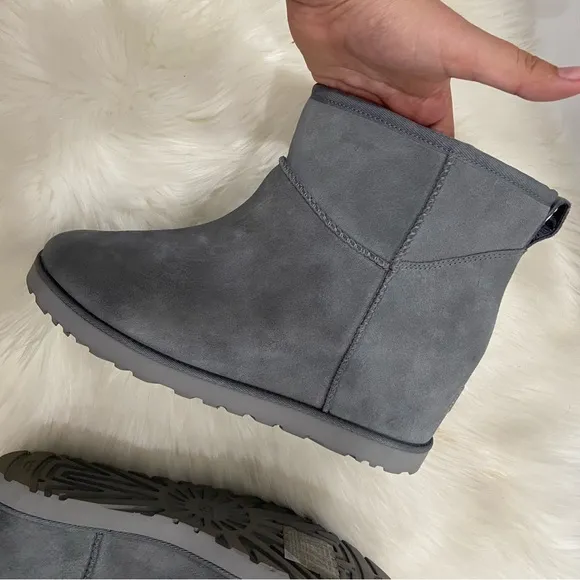 UGG classic femme geyser boots size 12