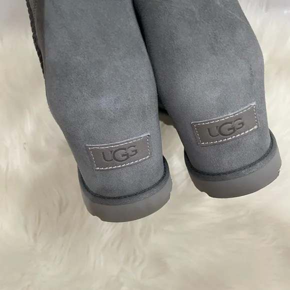 UGG classic femme geyser boots size 12