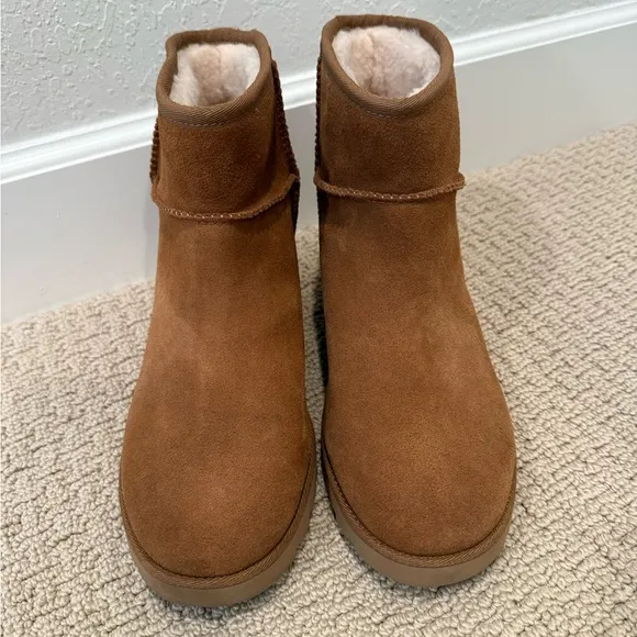 UGG Classic Femme Mini Boots size 12 in Camel