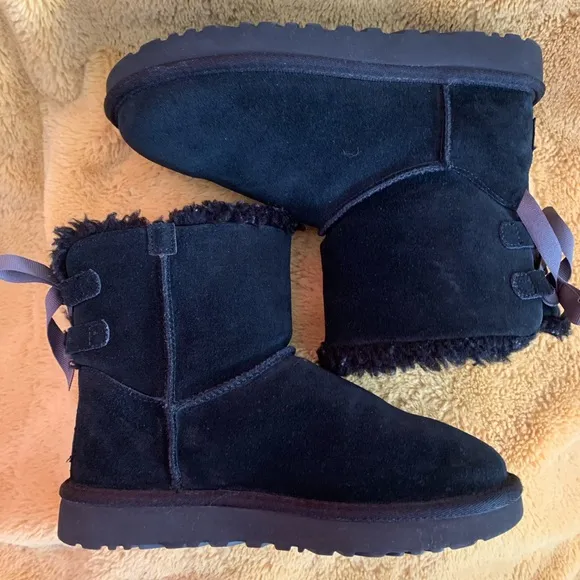Ugg Classic Mini Bailey Bow II Boots Women’s Size 6