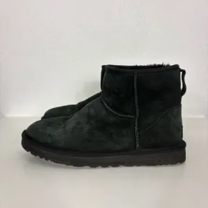 UGG Classic Mini Black Fur Lined Winter Boots Women's Size 9