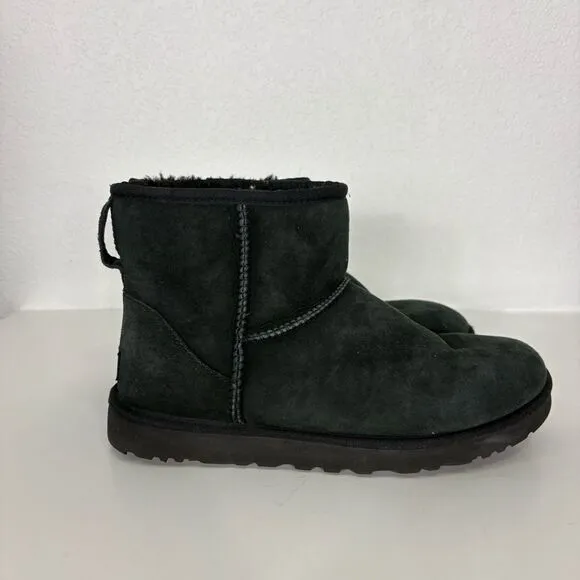 UGG Classic Mini Black Fur Lined Winter Boots Women's Size 9