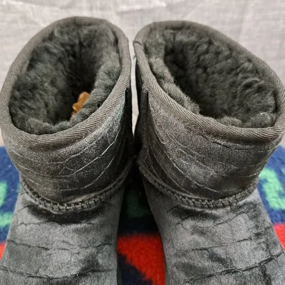 UGG Classic Mini II Croc Velvet Black Suede Ankle Boots Size US 8.5 Women