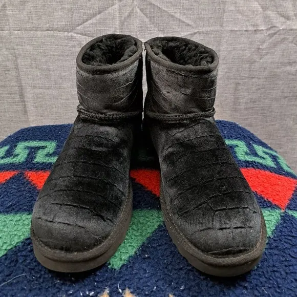 UGG Classic Mini II Croc Velvet Black Suede Ankle Boots Size US 8.5 Women
