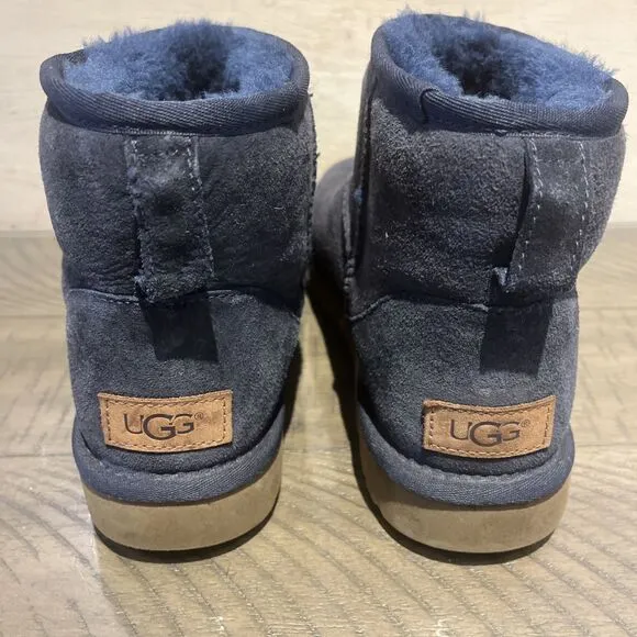 UGG CLASSIC MINI II Winter Lined Boots 1016222 Navy Blue Women’s Size 7