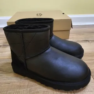 UGG Classic Mini Pearlized boots,         size US 6