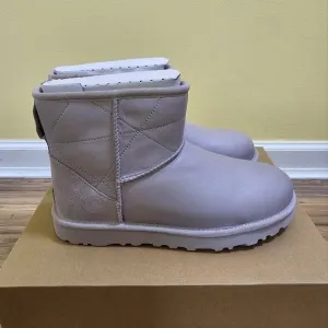 UGG Classic Mini Pearlized boots,size US 8