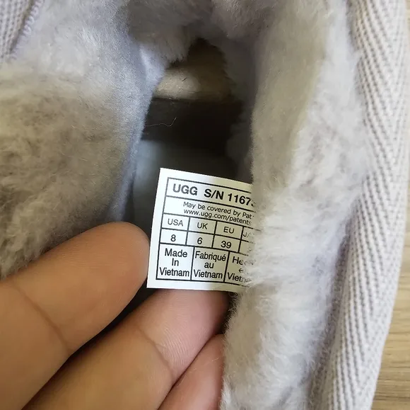 UGG Classic Mini Pearlized boots,size US 8