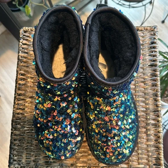 UGG classic mini stellar sequin black sparkling boots size 5