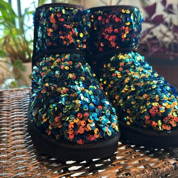 UGG classic mini stellar sequin black sparkling boots size 5