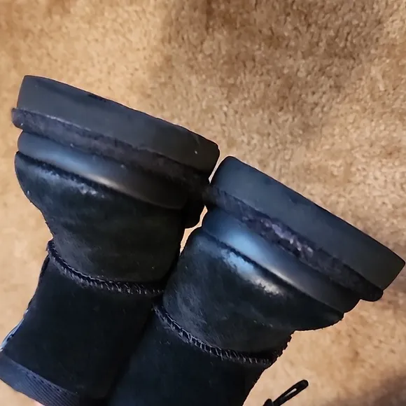 UGG Classic Mini zipper Tape Logo Boots