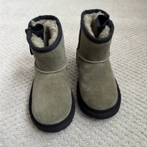 UGG classic Olive Green Suede Boots with side zip 11