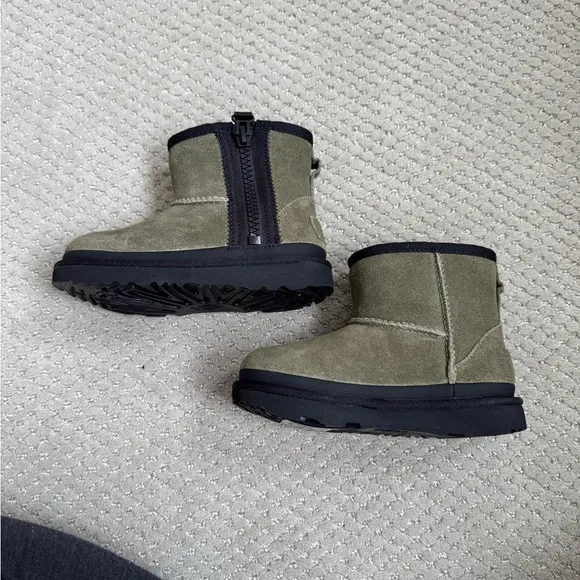 UGG classic Olive Green Suede Boots with side zip 11