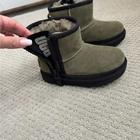 UGG classic Olive Green Suede Boots with side zip 11
