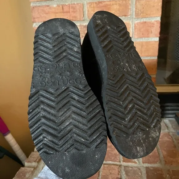 UGG Classic Short Black Boots