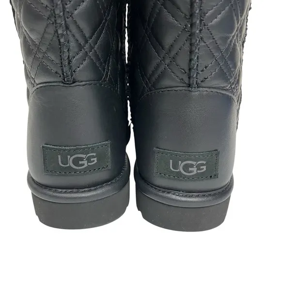 UGG Classic Short II Quilted black women's boots size 6 excellent condition