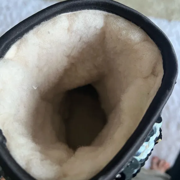 Ugg classic short sequence boot 8